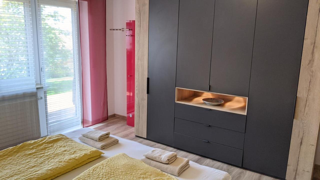 Ferienwohnungen Stoeckl Nittendorf エクステリア 写真
