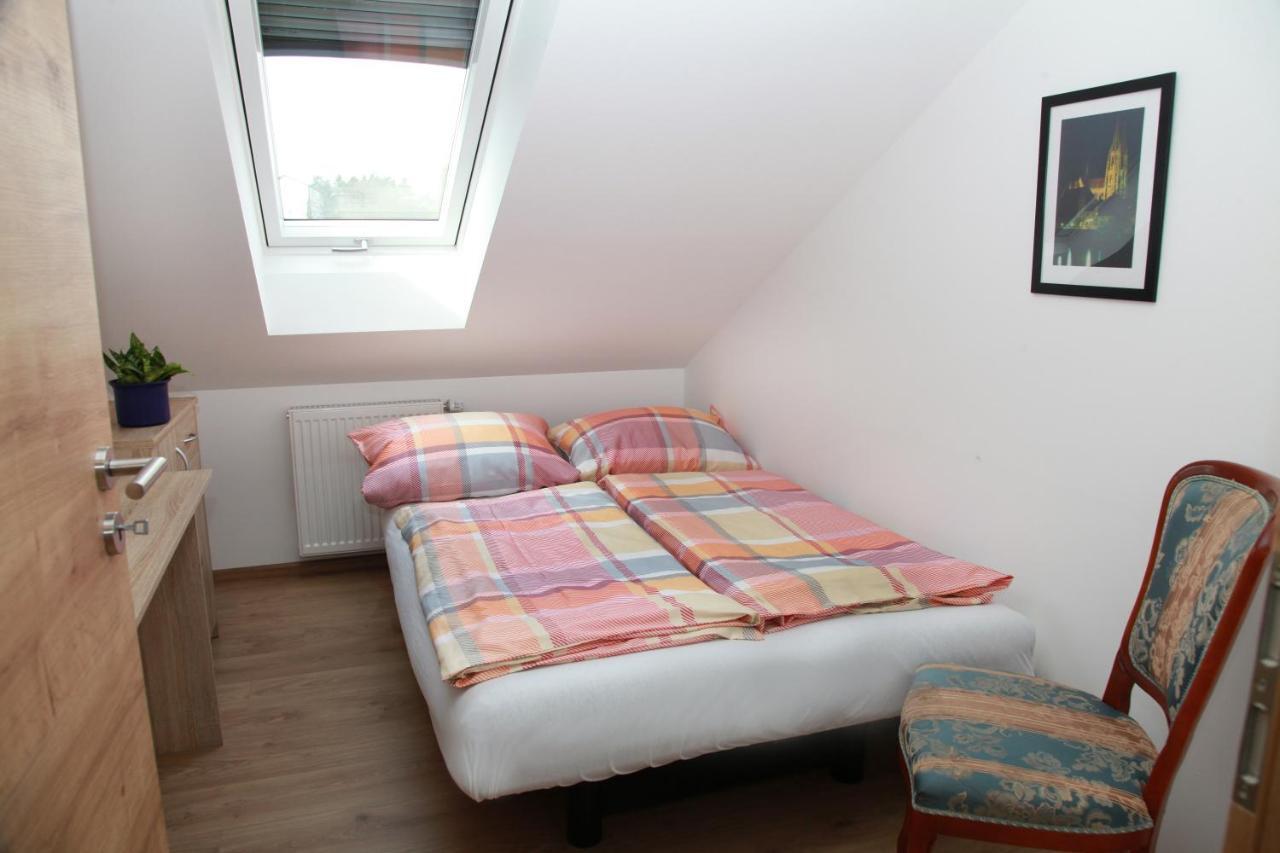 Ferienwohnungen Stoeckl Nittendorf エクステリア 写真